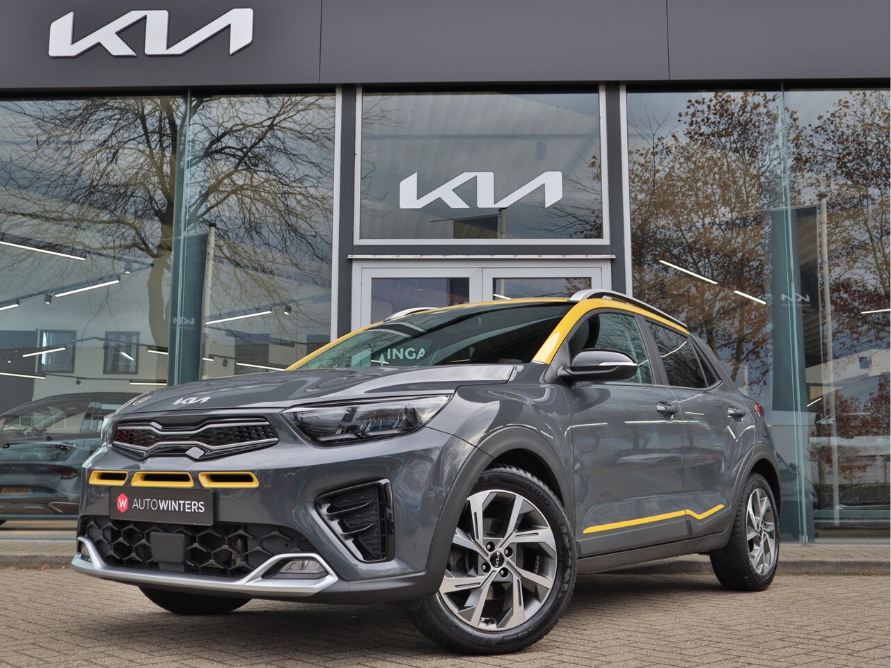 Kia Stonic - 1.0 T-GDi MHEV GT-PlusLine Automaat | Navigatie | Camera | Cruise Control | Keyless | Tot - AutoWereld.nl