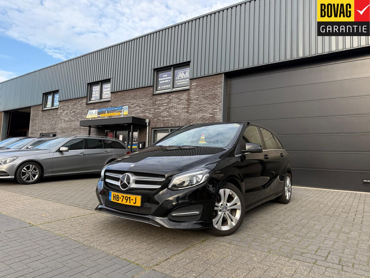 Mercedes-Benz B-klasse - 180 Prestige | 2E EIGENAAR | 12MND GARANTIE | AUTOMAAT | MEMORY | ADAPTIEF CRUISE | LEDER - AutoWereld.nl