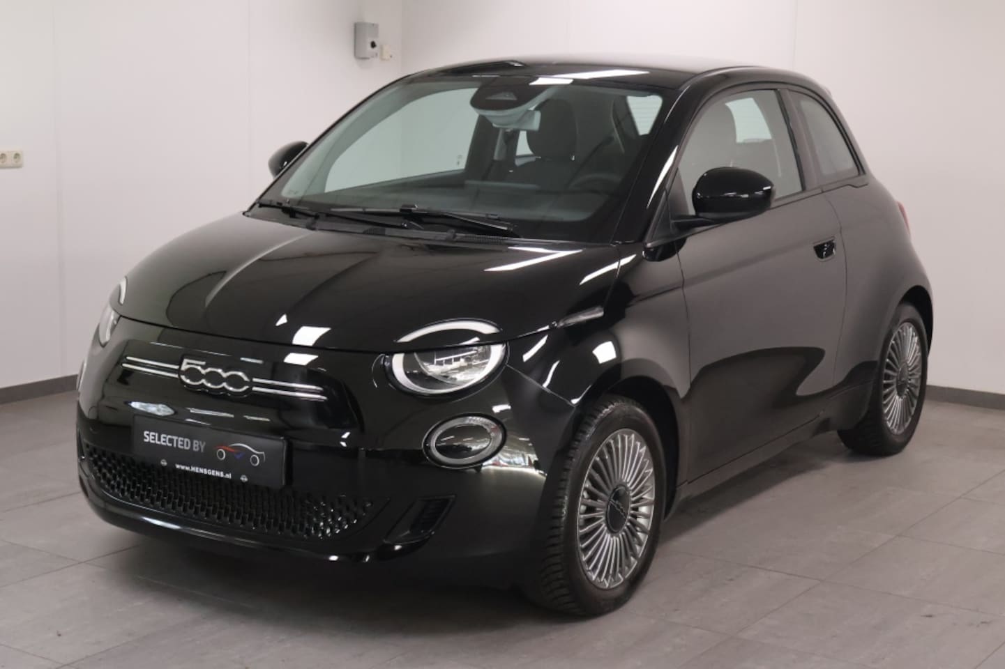 Fiat 500 - Icon 24 kWh | All weather banden - AutoWereld.nl