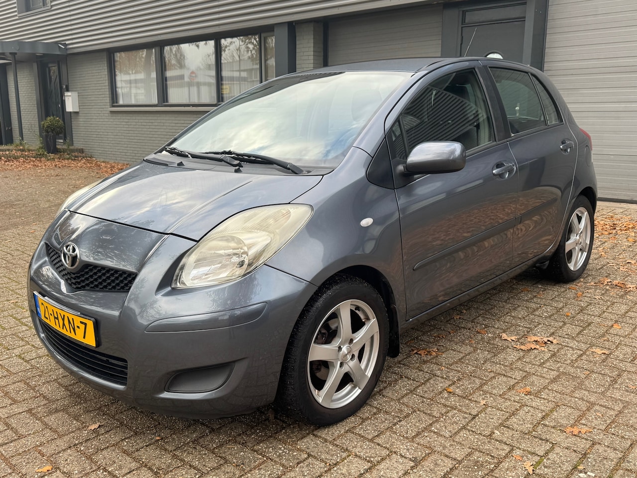 Toyota Yaris - 1.3 VVT-i Aspiration 1.3 VVTi Aspiration 5-deurs - AutoWereld.nl