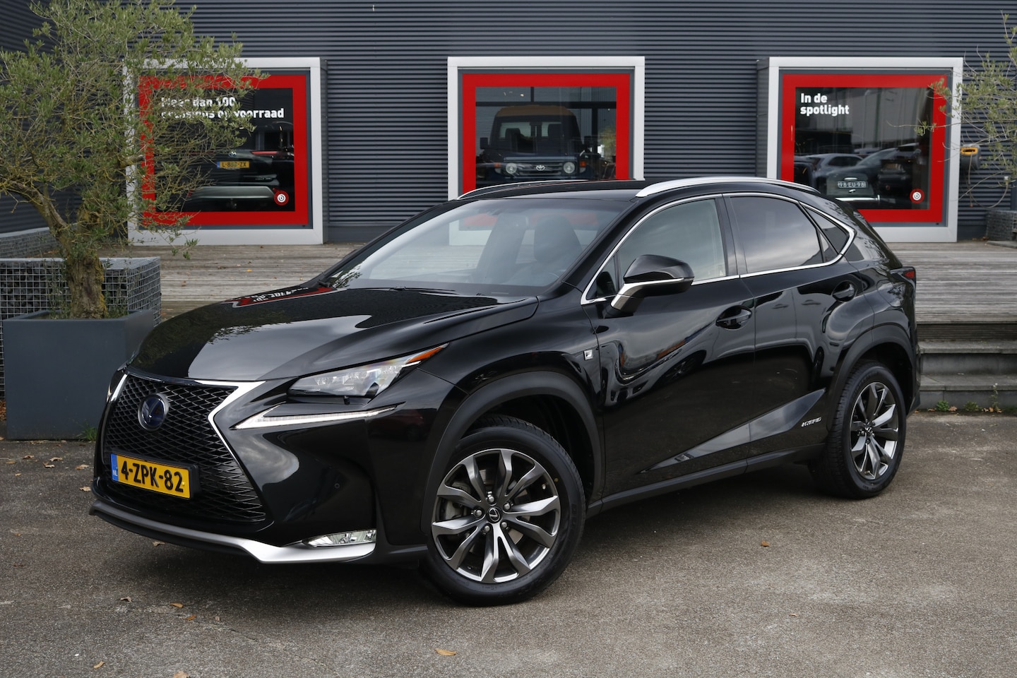 Lexus NX - 300h AWD F Sport Line 300h AWD F Sport Line - AutoWereld.nl