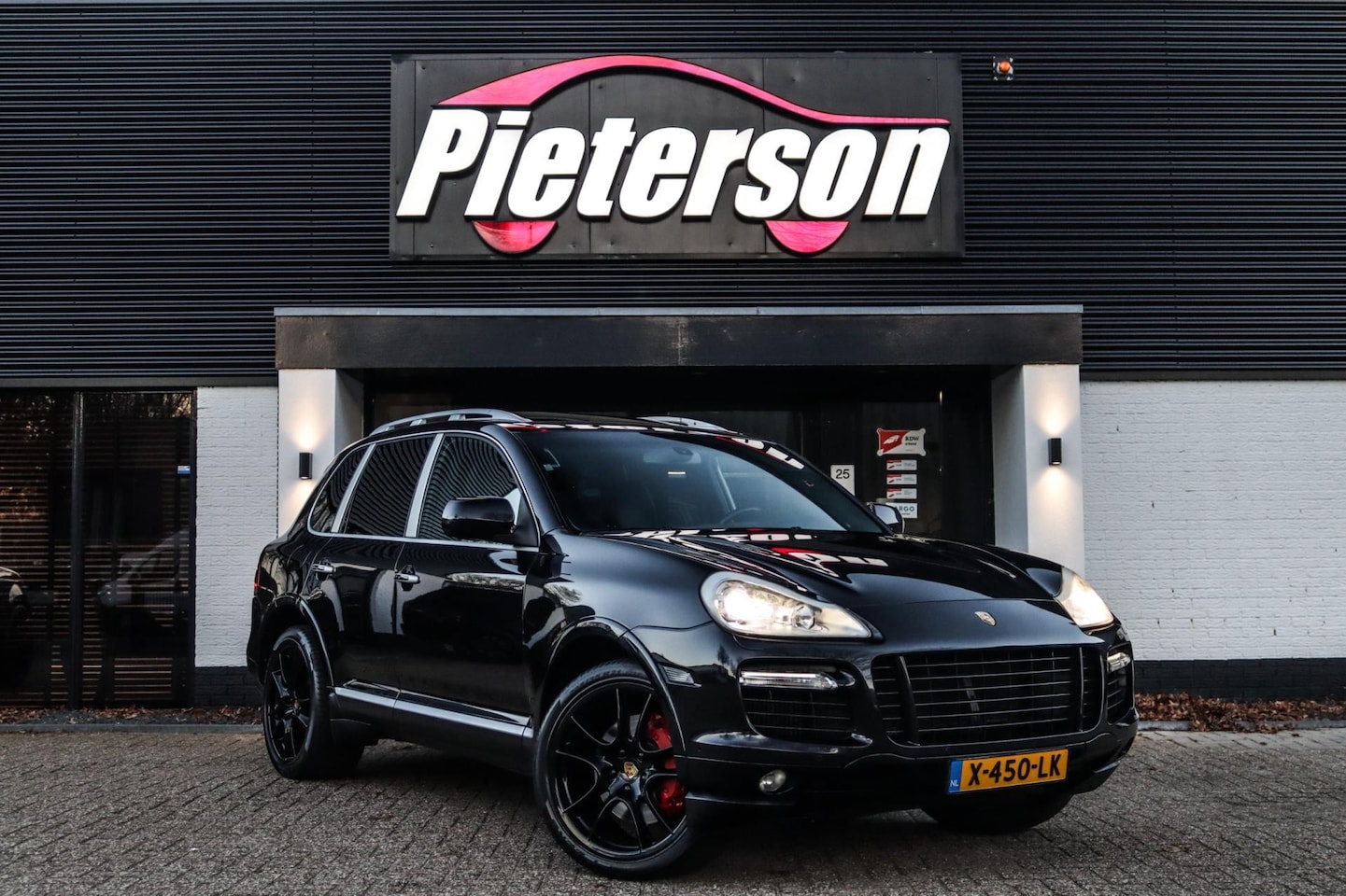 Porsche Cayenne - 4.8 Turbo YOUNGTIMER PANO ALCANTARA BOSE - AutoWereld.nl