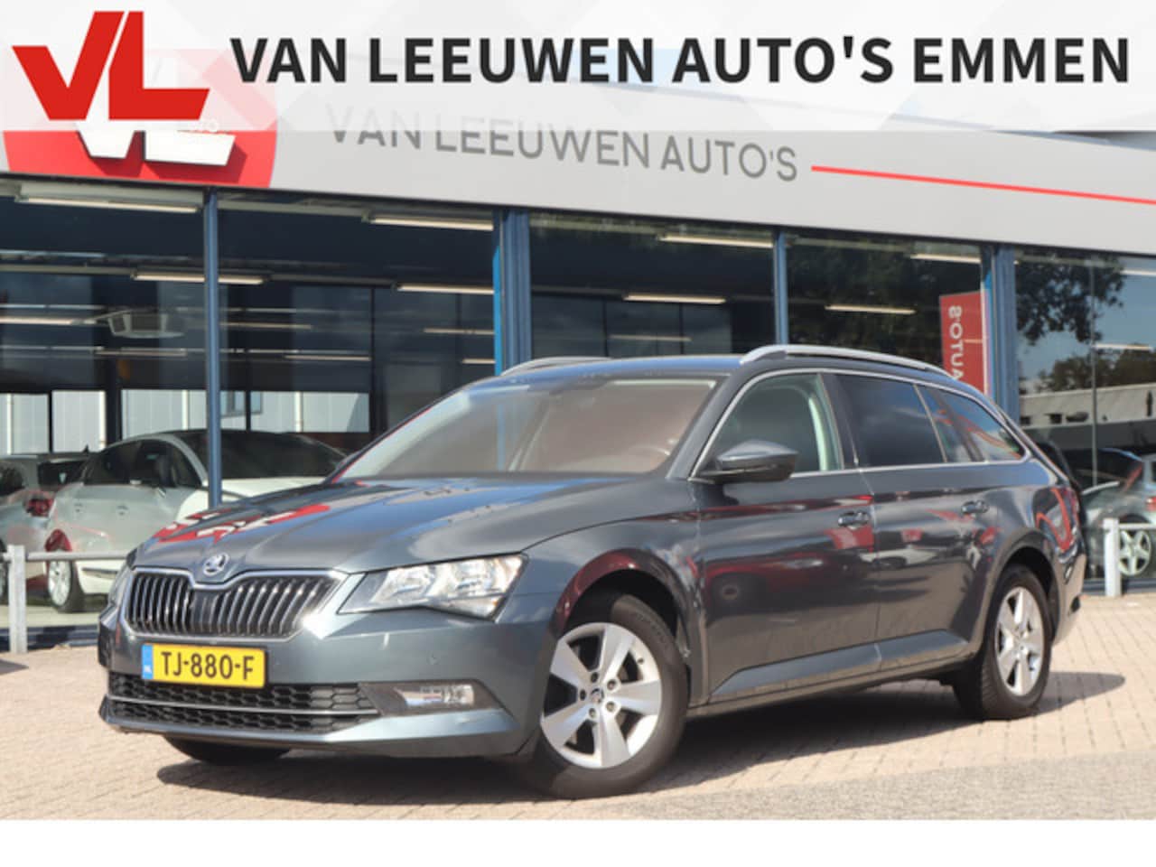 Skoda Superb Combi - Škoda 2.0 TDI Ambition | Apple Carplay | Navi | Stoelverwarming | Apk 11-2026! - AutoWereld.nl