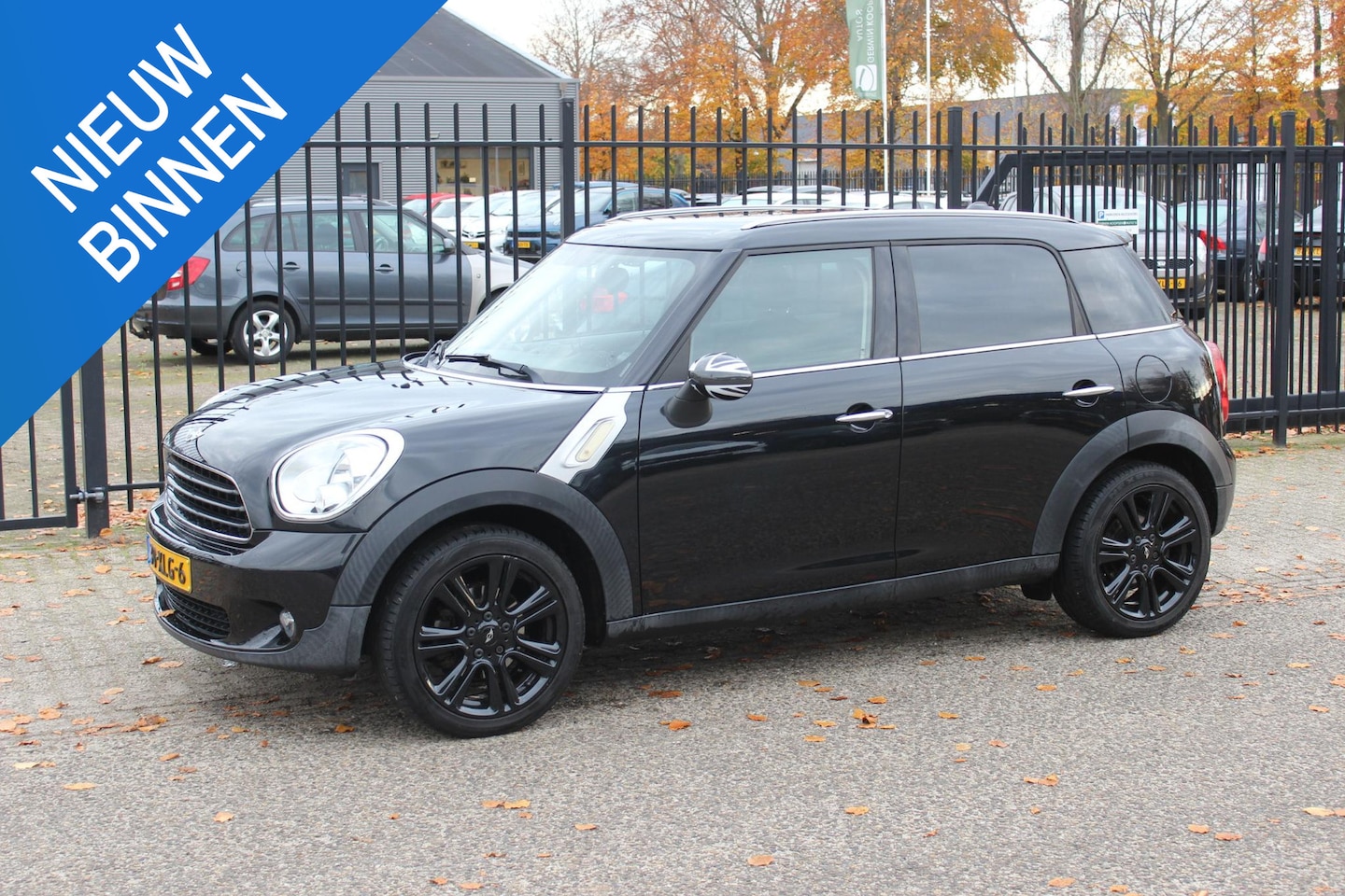 MINI Countryman - 1.6 One Navigatie, HANDEL, EXPORT! Mini Mini Countryman 1.6 One Edition, Navigatie, Airco! - AutoWereld.nl