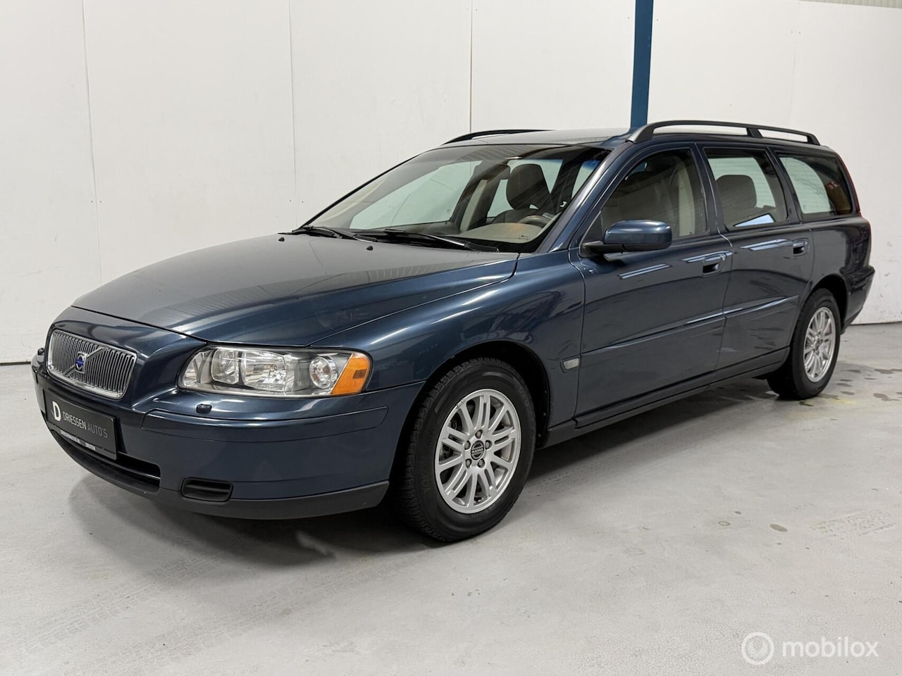 Volvo V70 - 2.4 Kinetic AUTOMAAT / YOUNGTIMER - AutoWereld.nl