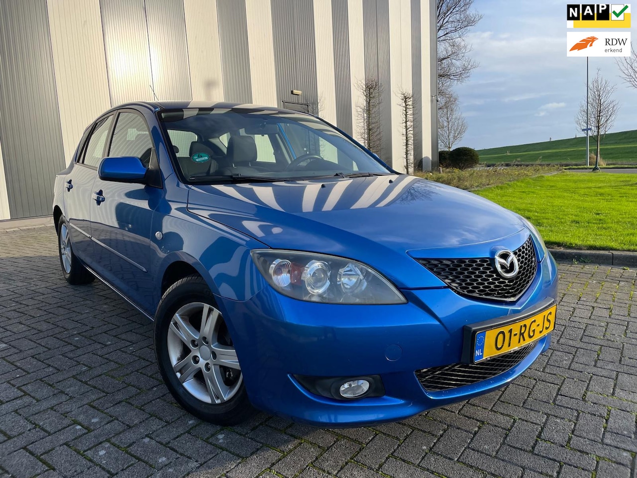 Mazda 3 Sport - 1.6 Touring Airco-Lmv-ElekPakket-Trekhaak-2 Sleutels - AutoWereld.nl
