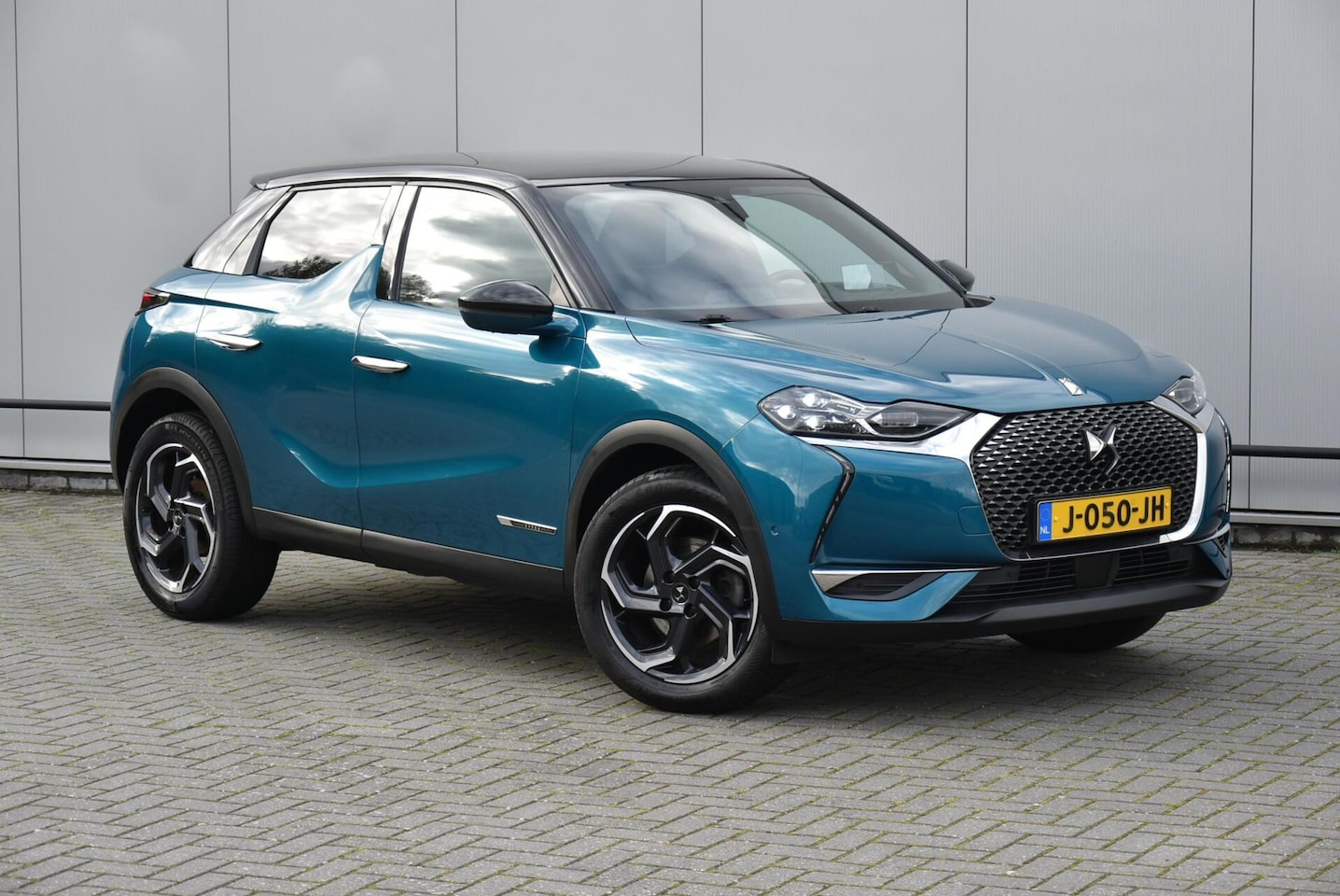 DS 3 Crossback - 1.2 Aut. Clima Navi Leder Stoelverwarm Camera - AutoWereld.nl
