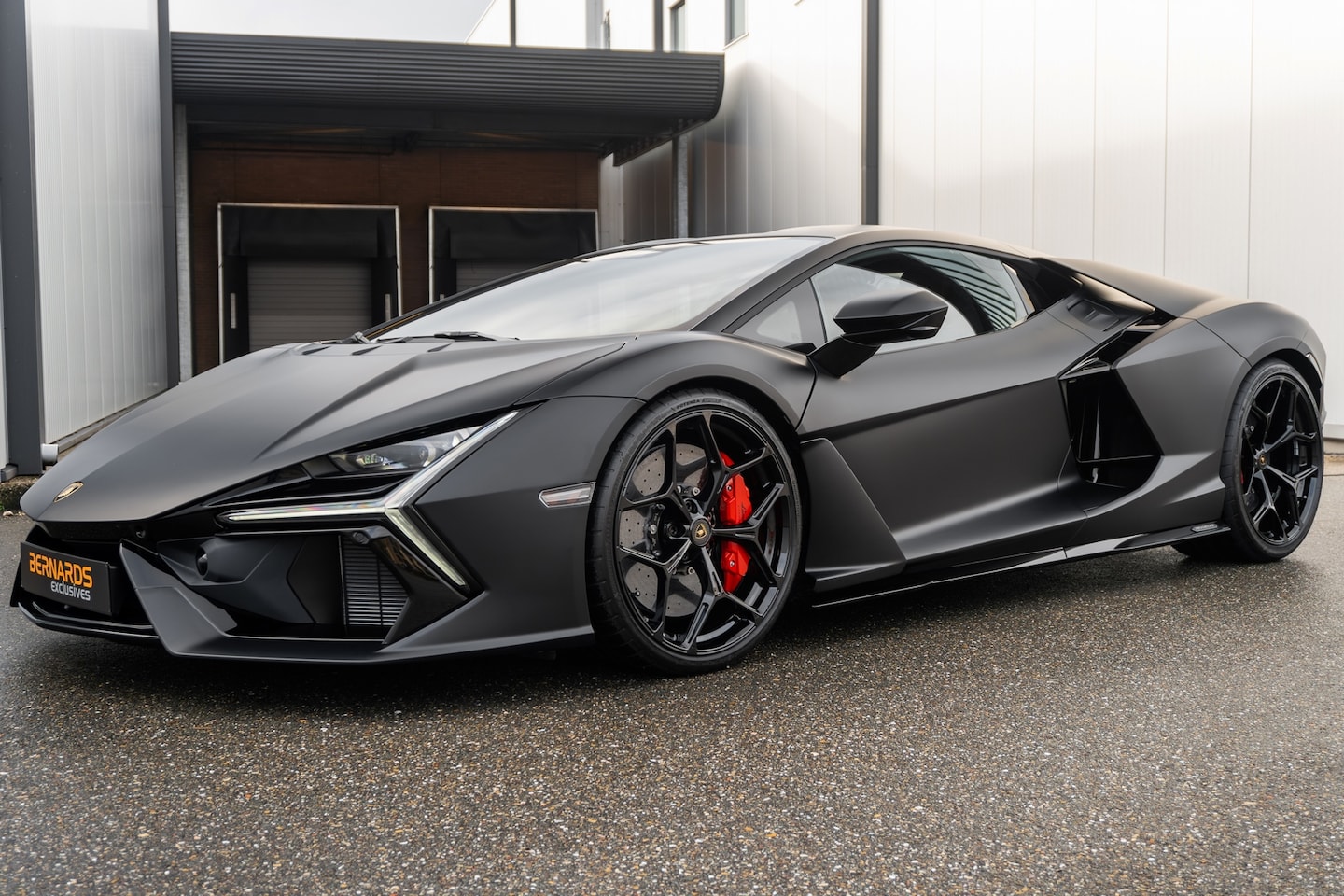 Lamborghini Revuelto - - Nero Helene - Full Matte PPF - Carbon interior - AutoWereld.nl