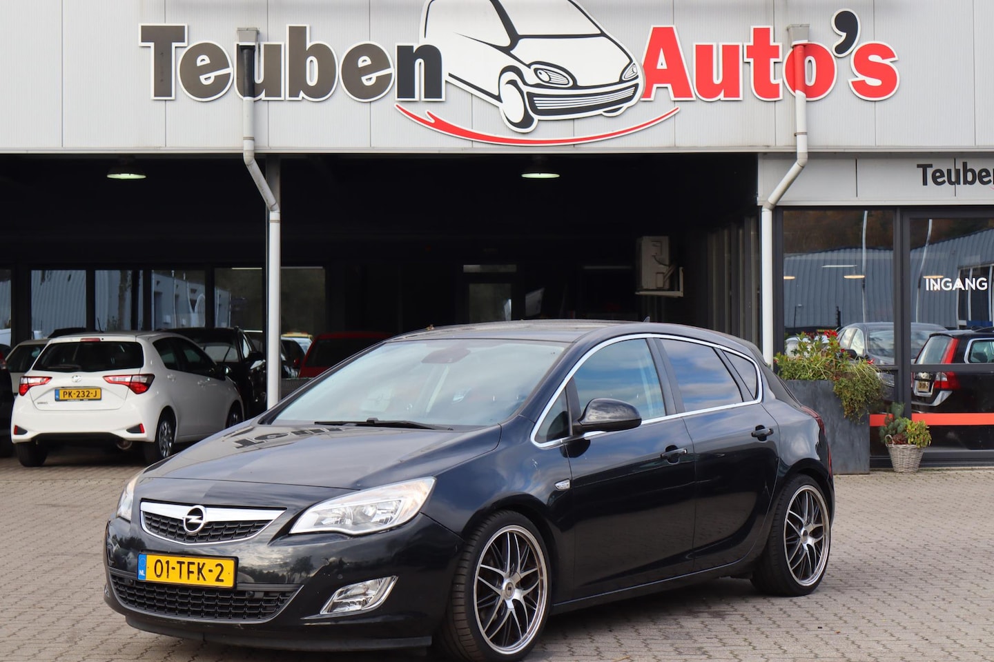 Opel Astra - 1.4 Turbo Cosmo Navigatie, Climate control, Cruise control, Lichtmetalen wielen - AutoWereld.nl