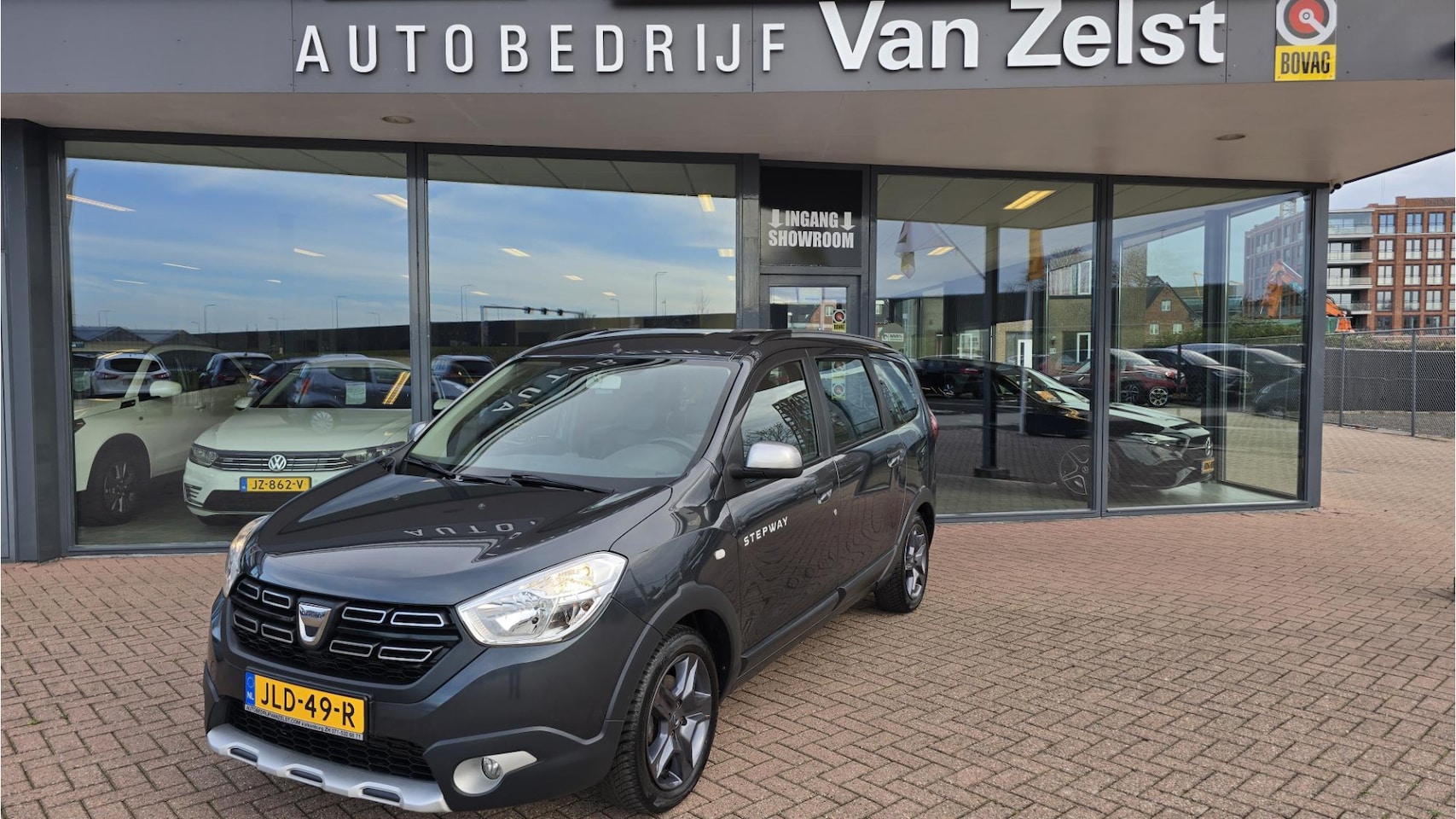Dacia Lodgy - 1.2 TCe Stepway 7p. Airco, Voorstoelen verwarmd, Multimediasysteem, Navigatie, , Cruise co - AutoWereld.nl