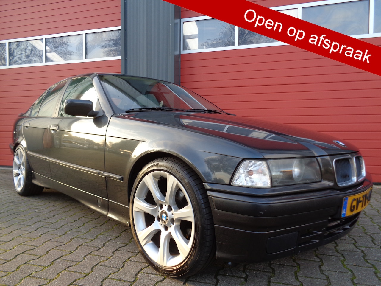 BMW 3-serie - 325i 325i, Orgineel Nl, 6 cilinder 194 PK! - AutoWereld.nl