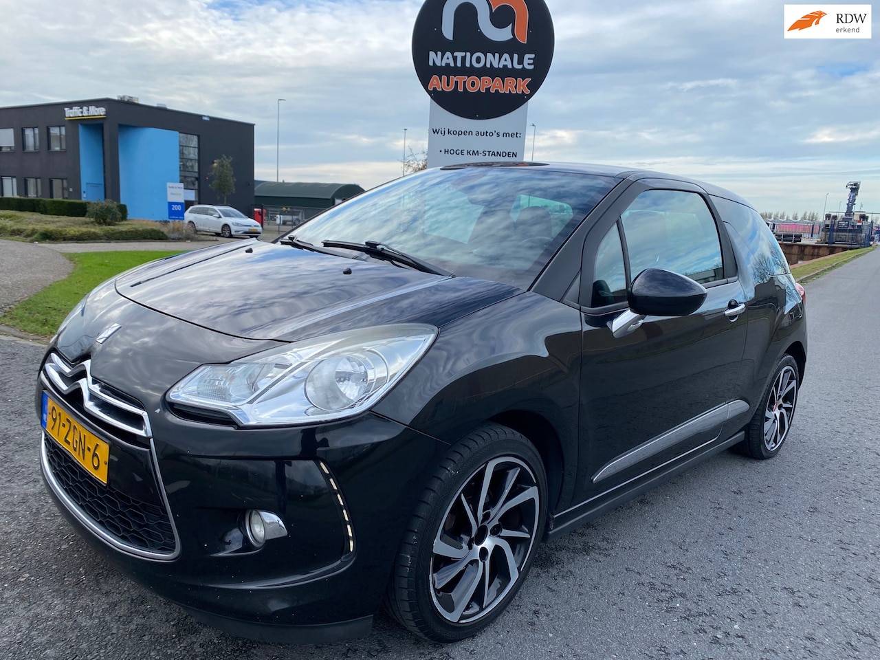Citroën DS3 - 2012 * 1.4 e-HDi Chic * AUTOMAAT * APK * - AutoWereld.nl