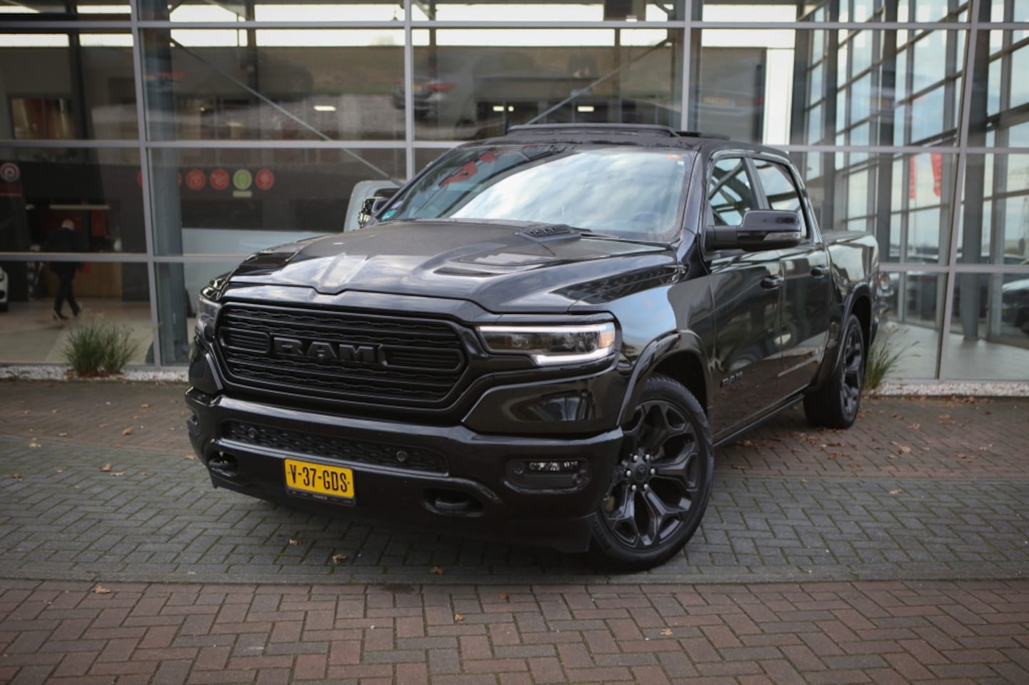 Dodge Ram 1500 - 5.7 V8 4x4 CC Limited | Pano | Verkoeling/verwarming | - AutoWereld.nl