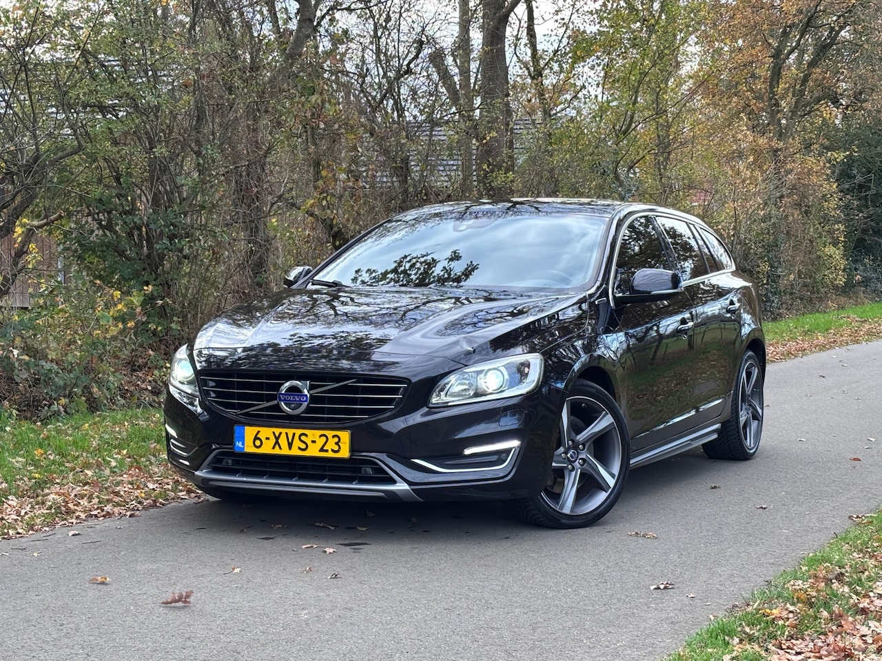 Volvo V60 - 2.4 D6 AWD Plug-In Hybrid Summum | Schuif/ Kantel + Camera Nu € 7.975,-!!! - AutoWereld.nl