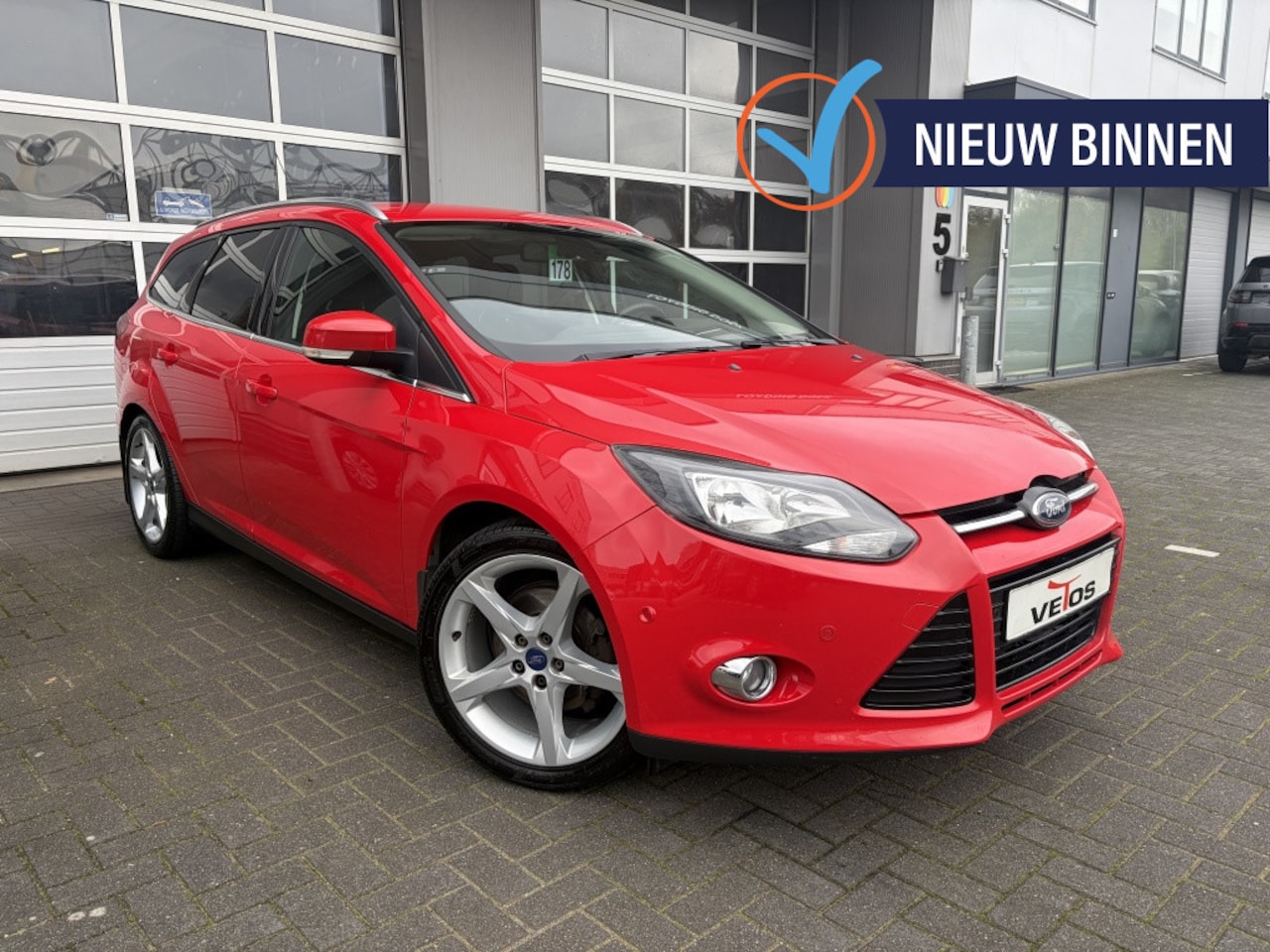 Ford Focus Wagon - Titanium / SONY PAKKET 1.6 EcoB. Titanium / SONY / Winterbandenset - AutoWereld.nl