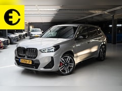 BMW iX1 - xDrive30 67 kWh | M Pakket | Achteruitrijcamera | Verwarmbare stoelen