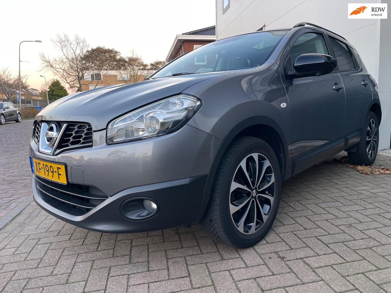 Nissan Qashqai - 1.6 360 Camera/Navi/Pano/Cruise-c/Climate-c/Bluetooth/Goed-onderhouden - AutoWereld.nl