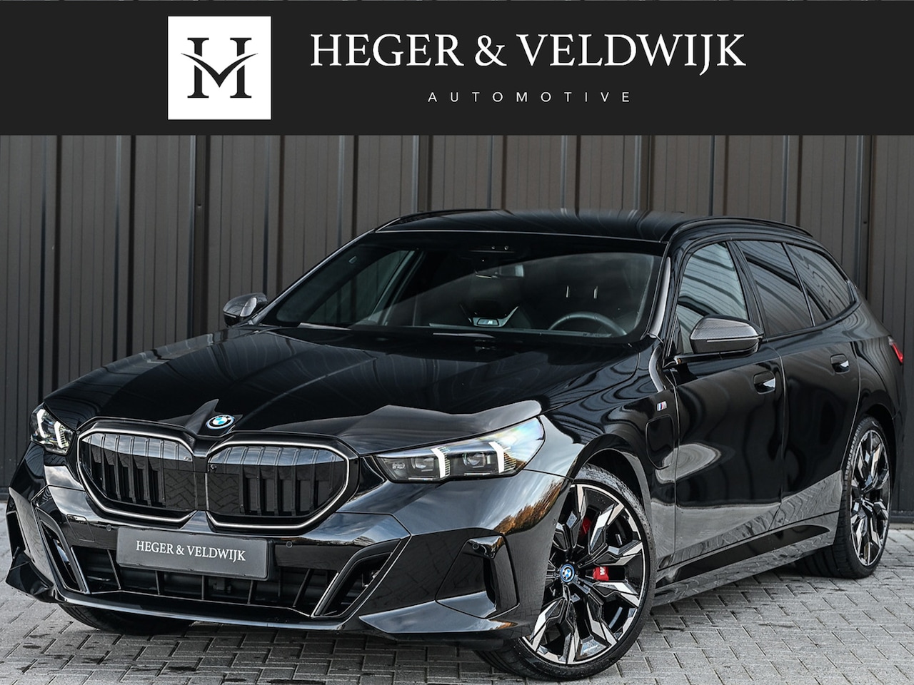 BMW 5-serie Touring - 550e XDRIVE | M-SPORT PRO | SHADOW LINE | M-SPORT SEATS | ALCANTARA HEMEL | CARBON PACKAGE - AutoWereld.nl