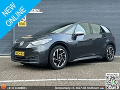 Volkswagen ID.3 - First 58 kWh | € 9.900, - NETTO | Climate | Cruise | Navi | PDC | Stoel/Stuurverwarming |