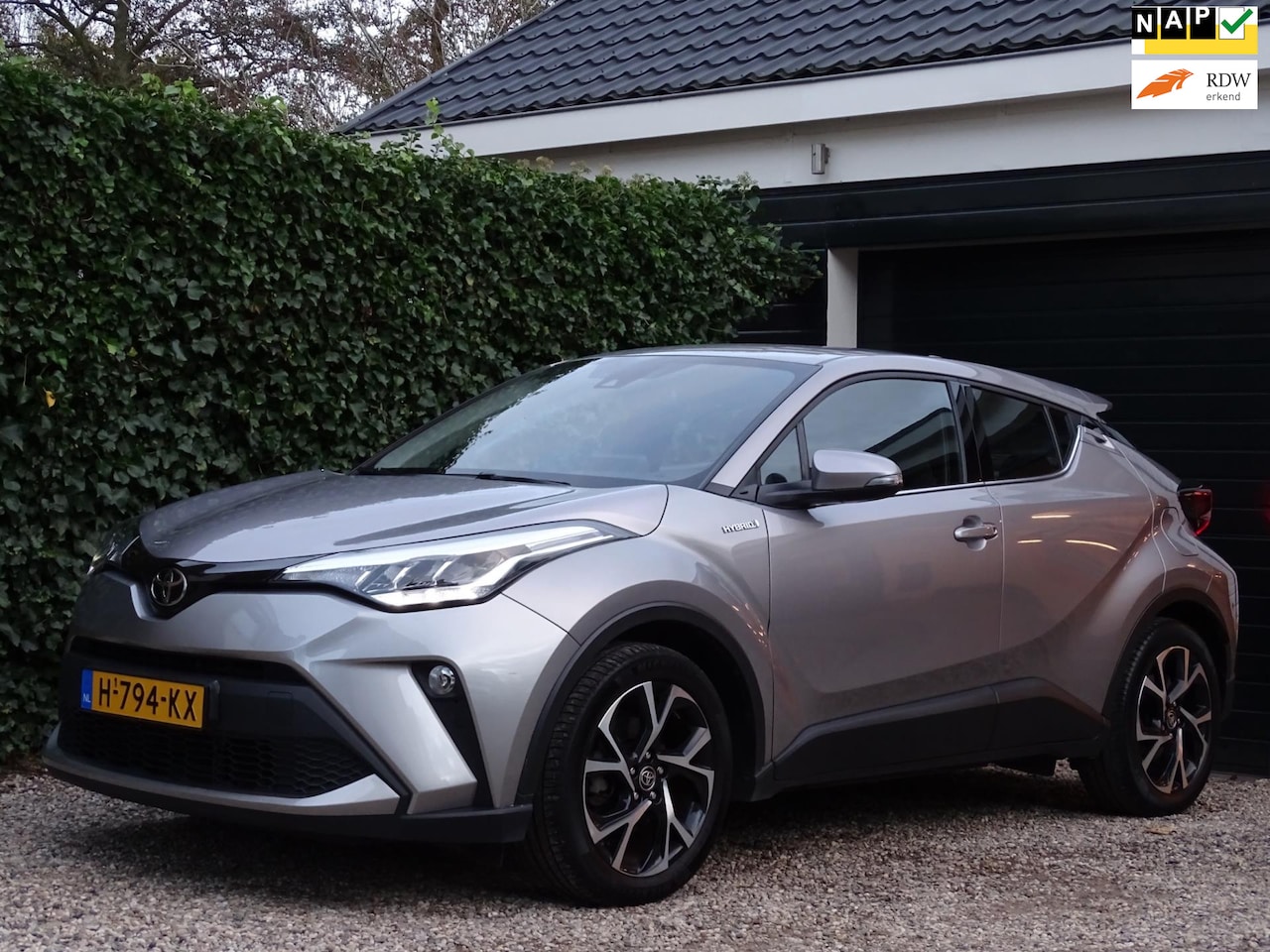 Toyota C-HR - 2.0 Hybrid Dynamic | Automaat | Carplay | ACC | Climate control - AutoWereld.nl