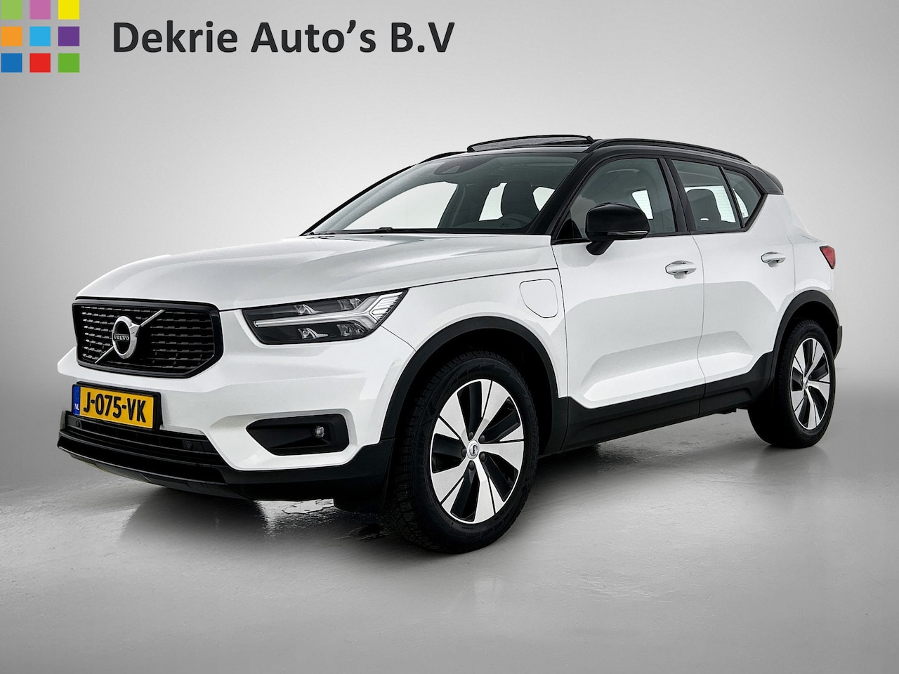 Volvo XC40 - T4 Recharge R-Design Expression / Panoramadak / Navigatie / Xenon / Pdc. / Airco-ecc./ Rad - AutoWereld.nl