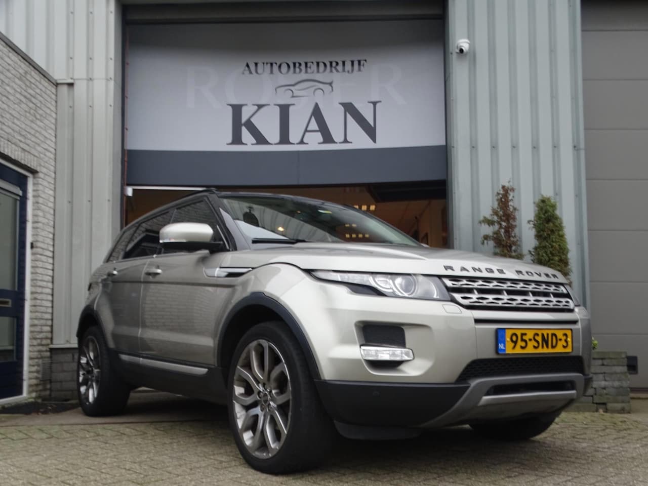 Land Rover Range Rover Evoque - 2.2 SD4 4WD Prestige PANORAMA,PDC,CAMERA,SCM alarm - AutoWereld.nl