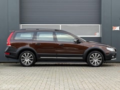 Volvo XC70 - 2.0 D4 Geartronic-8 Classic Edition -Schuifdak-Xenon-Adap.CC-Trekhaak-Stuurverw.-Prachtige