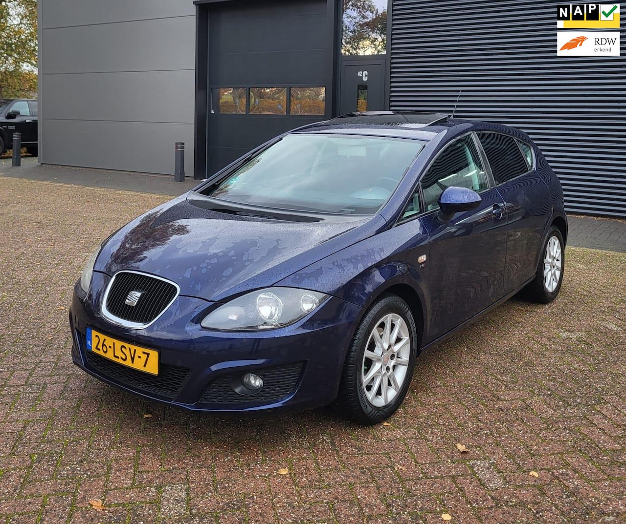 SEAT Leon - 1.2 TSI, Cam,Carplay,Schuifdak,166 NAP, APK 12/26! - AutoWereld.nl