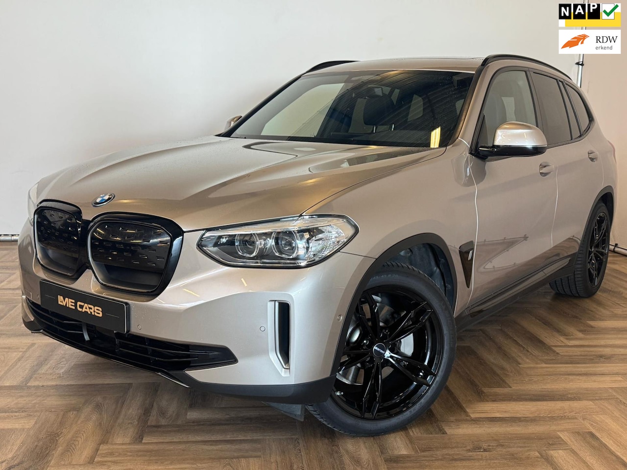 BMW iX3 - Executive 80 kWh|PANO|DEALER ONDERHOUDEN| - AutoWereld.nl