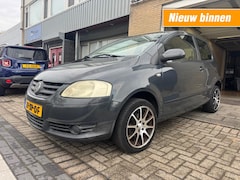 Volkswagen Fox - 1.2 Trendline 3drs rijdt goed uitlaat hoorbaar NAP APK 10-2026