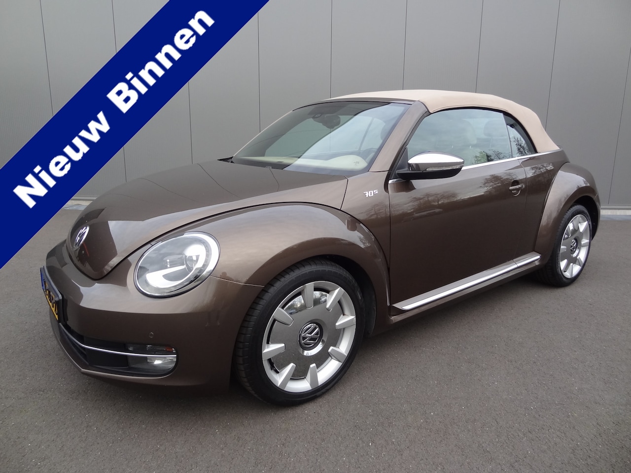 Volkswagen Beetle Cabriolet - 1.4 TSI | 70'S UITVOERING | 161 PK | NAVI | STOELV | - AutoWereld.nl