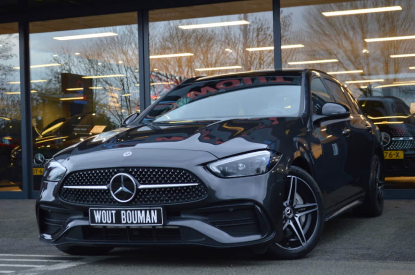 Mercedes-Benz C-klasse Estate - 300 e AMG Led Panorama Memory Distronic Camera Keyless Pdc - AutoWereld.nl