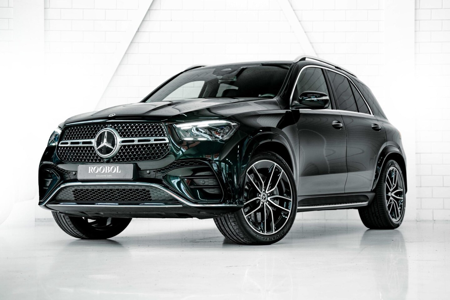 Mercedes-Benz GLE-Klasse - 450 *EMERALD GREEN* | AMG Pakket | Panorama dak | Burmester Sound System | - AutoWereld.nl