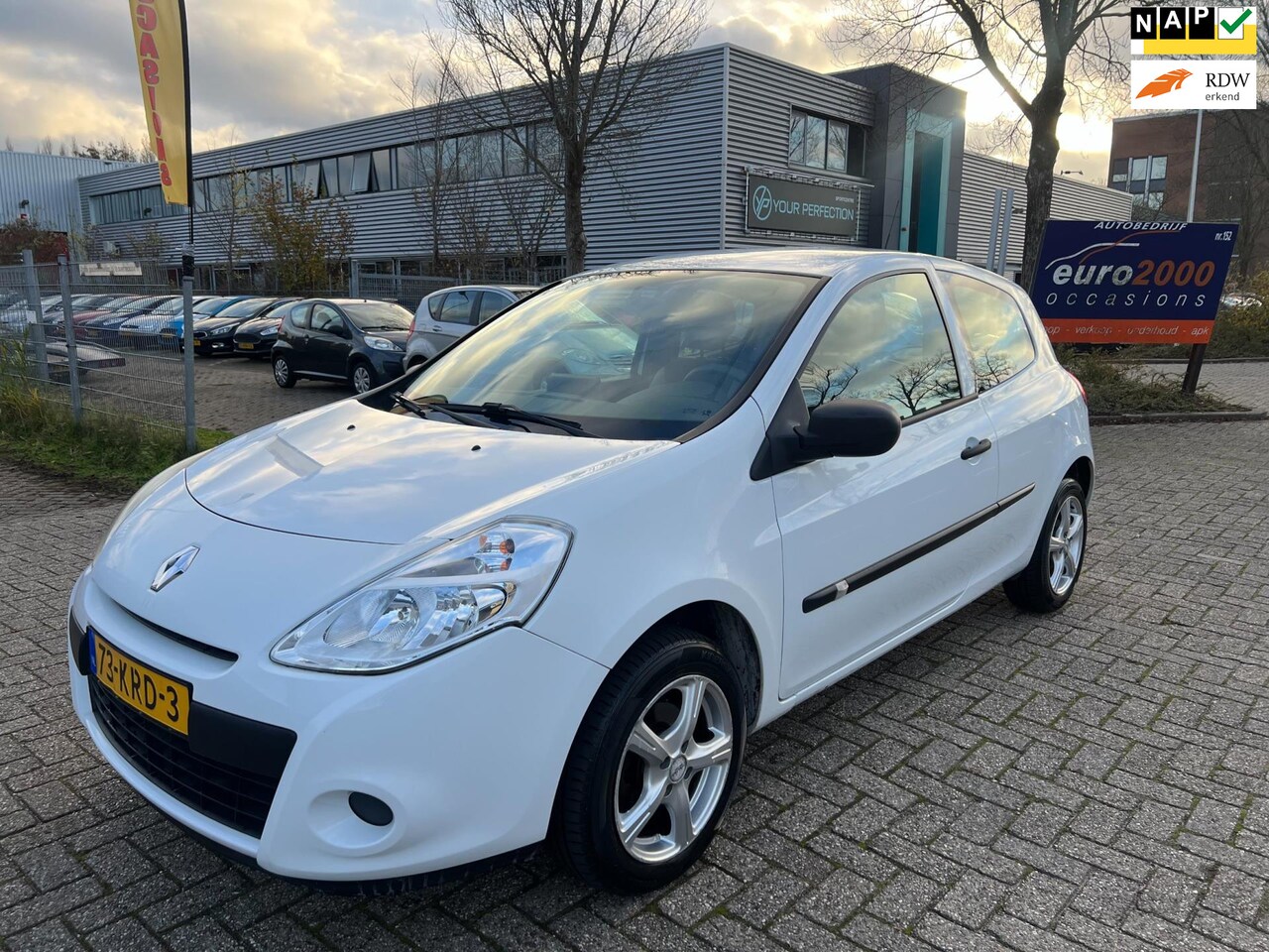 Renault Clio - 1.2 Special Line - AIRCO - NAVIGATIE - NIEUWE APK ! - AutoWereld.nl