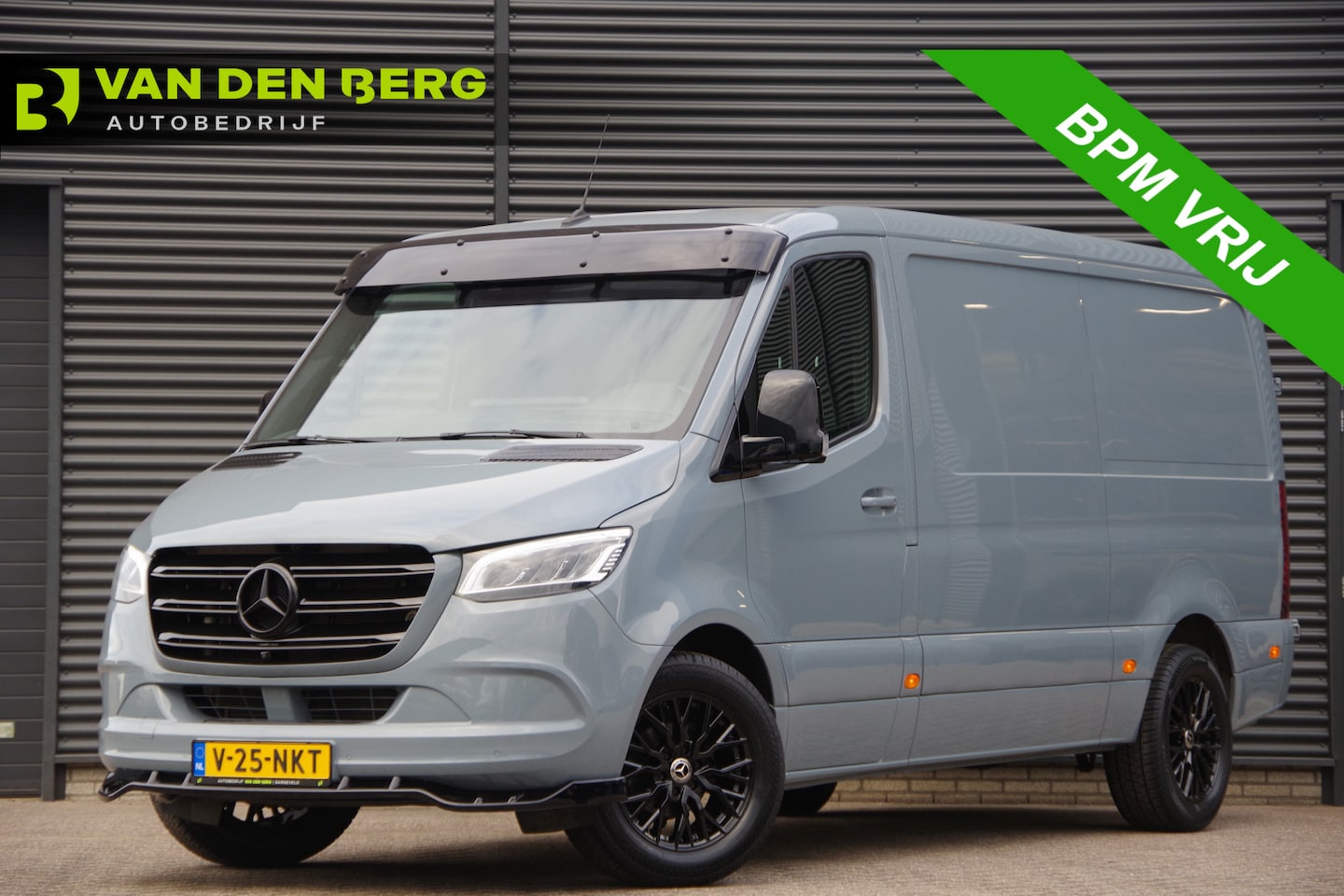 Mercedes-Benz Sprinter - 319 3.0 CDI V6 L2H1 AUT. LED, 360 CAMERA, ADAPT. CRUISE, MBUX 10'', STOELVERWARMING, STAND - AutoWereld.nl