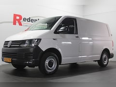 Volkswagen Transporter - 2.0 TDI L1H1 Highline - 3 pers. - Trekhaak / Bluetooth / Cruise