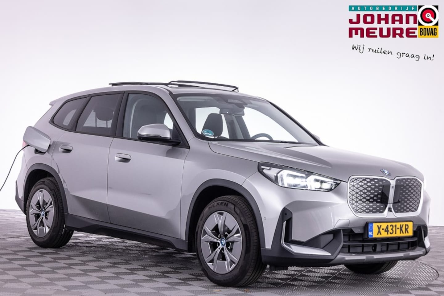 BMW iX1 - eDrive20 67 kWh | PANORAMADAK | Full LED ✅ 1e Eigenaar | SOH 98,6% - AutoWereld.nl