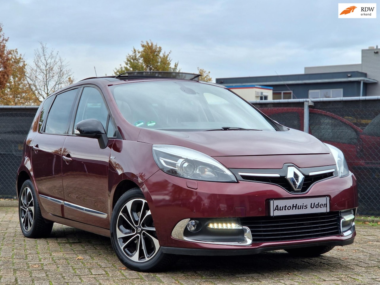 Renault Scénic - 2.0 Bose Automaat*Pano*Trekhaak - AutoWereld.nl