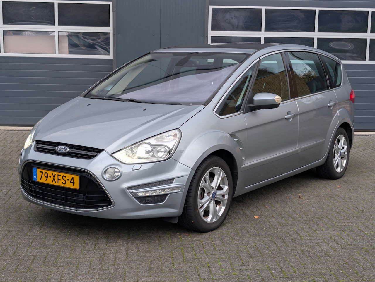 Ford S-Max - 1.6 EcoBoost Titanium 7p keyless, panoramadak, trekhaak,alcantara - AutoWereld.nl