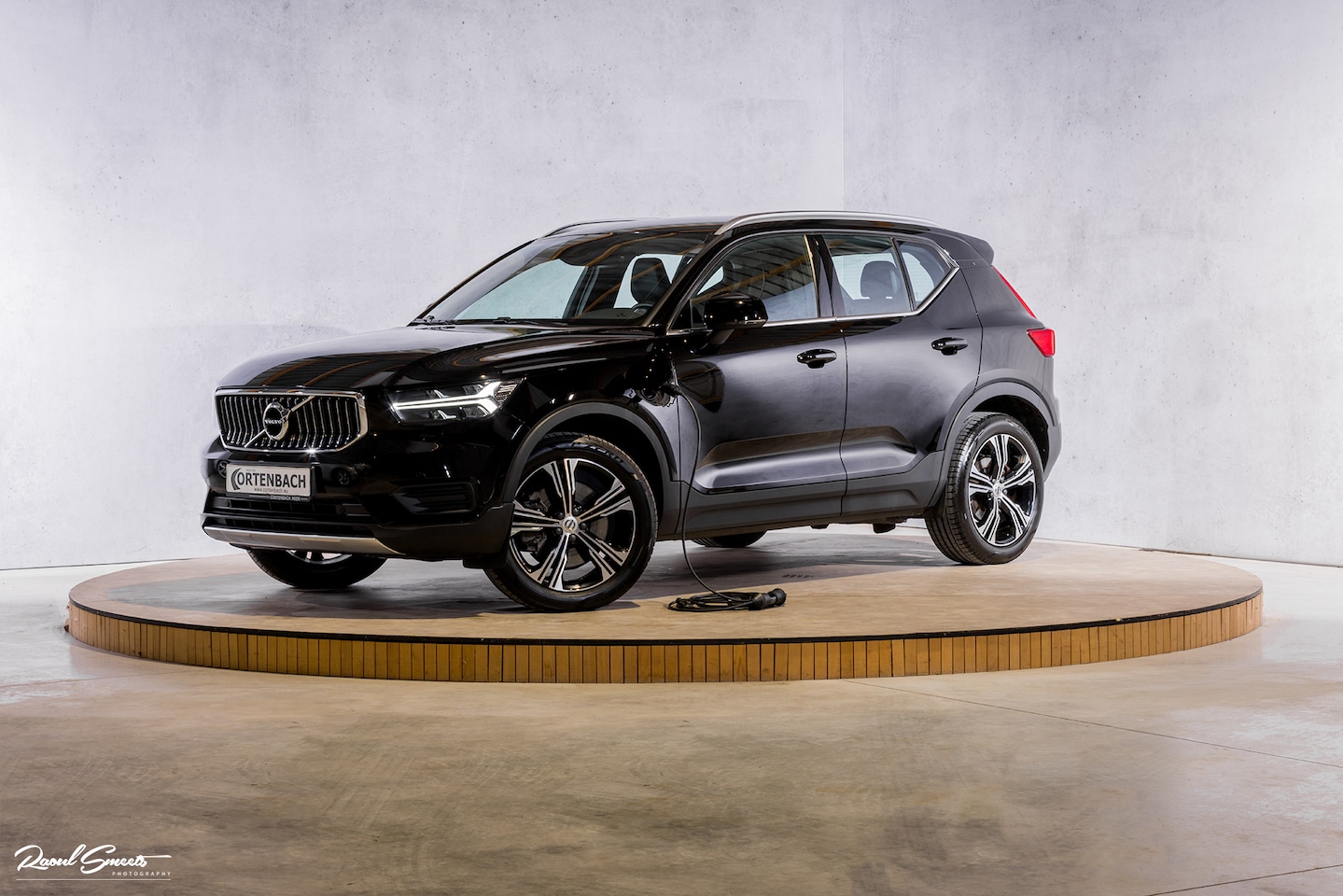 Volvo XC40 - 1.5 T4 Recharge Inscription | Adaptieve cruise | Zwenkbare trekhaak | Dab+ | Leder | - AutoWereld.nl