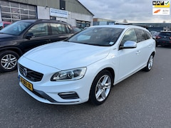Volvo V60 - 2.4 D6 AWD Plug-In Hybrid R-Design Bj:2014 NAP