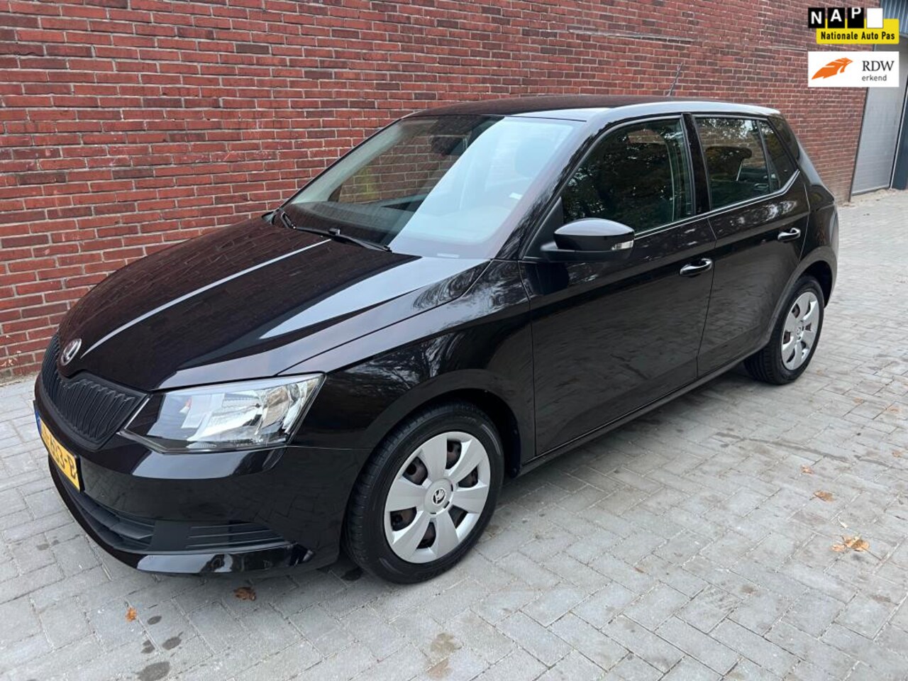Skoda Fabia - 1.0 Active NAP - AutoWereld.nl