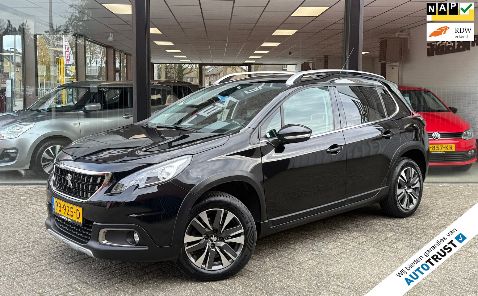 Peugeot 2008 - 1.2 PureTech Allure AUTOMAAT CARPLAY CAMERA NAVI NAP - AutoWereld.nl