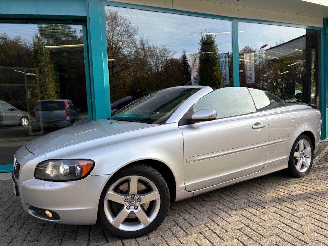 Volvo C70 - 2.4i SUMMUM  Autom, Xenon, Leder, Navi, Dynaudio, NAP, Youngtimer - AutoWereld.nl