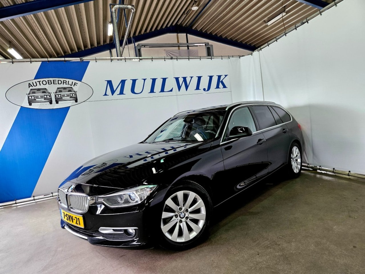 BMW 3-serie Touring - Touring 316i Executive Sport / Full LED / NL Auto - AutoWereld.nl