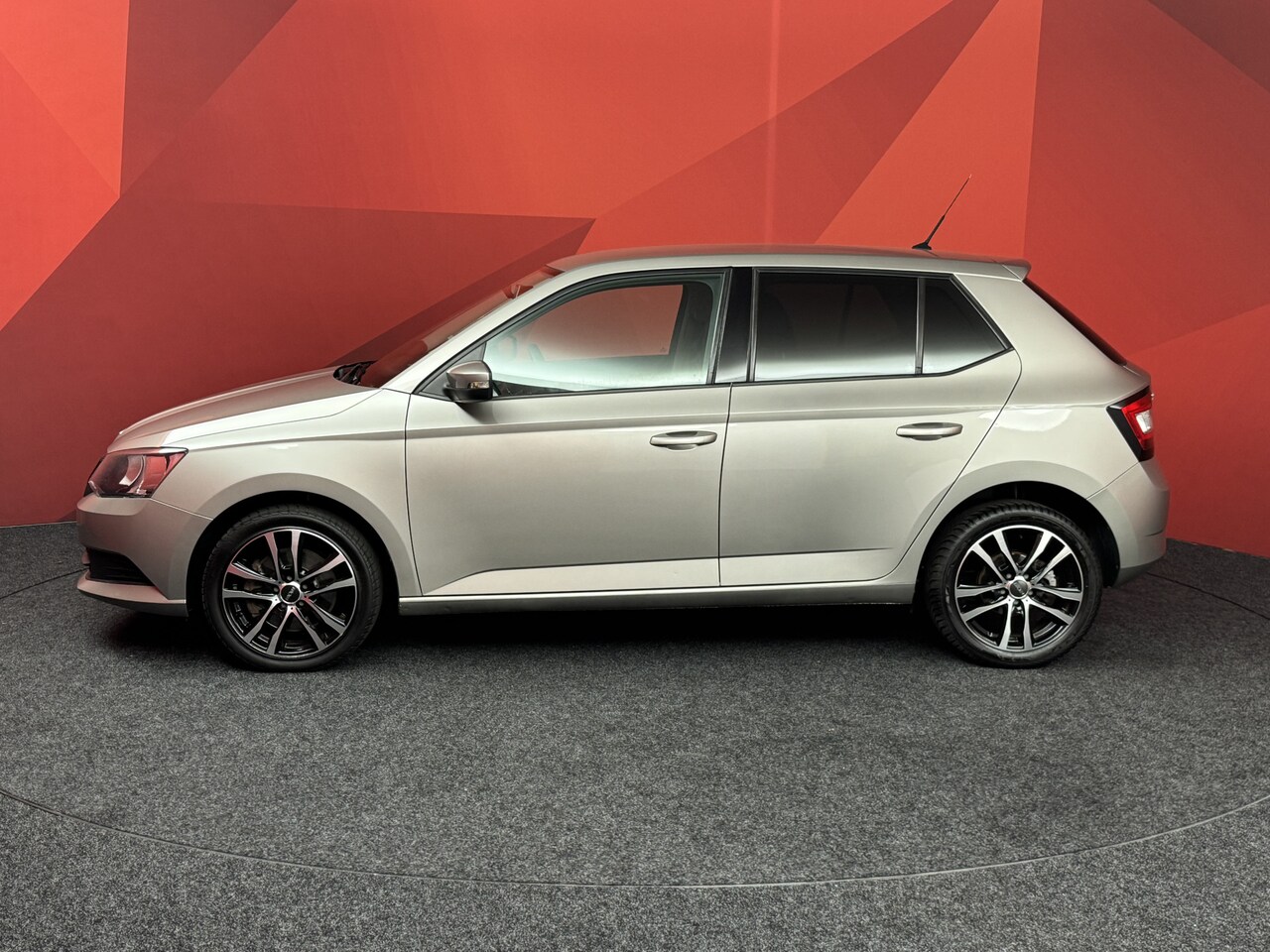 Skoda Fabia - 1.2 TSI Active | Nieuw Binnen! | Automaat | Airco | Trekhaak | APK 06-11-2026 | - AutoWereld.nl