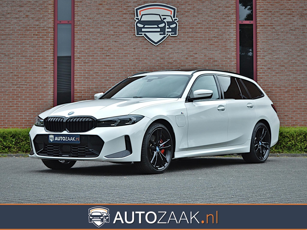 BMW 3-serie Touring - 330e Touring M Sport Pro Innovation - AutoWereld.nl