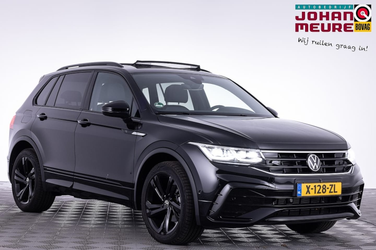 Volkswagen Tiguan - 1.5 TSI R-Line Business | PANORAMADAK ✅ 1e Eigenaar - AutoWereld.nl