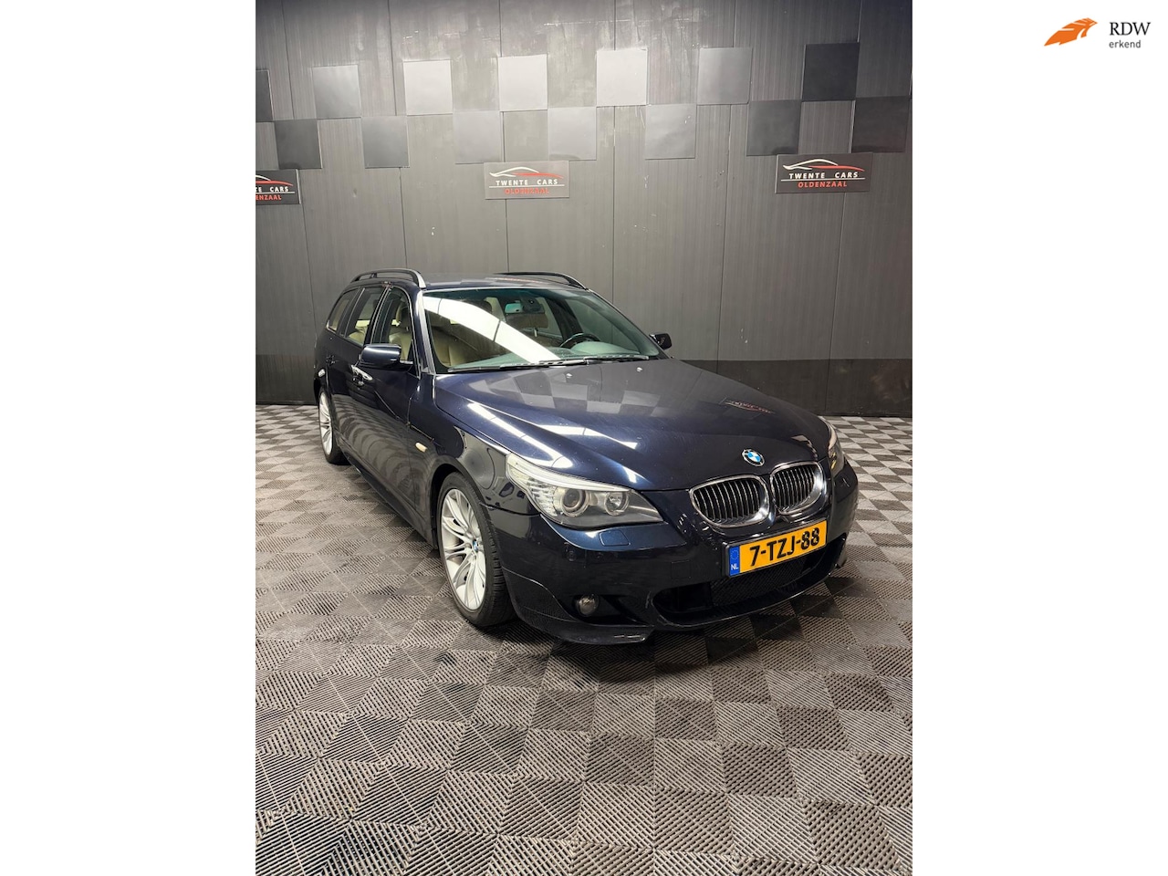 BMW 5-serie Touring - 525d High Ex | //M Pakket | LCI | Navi | Leder | - AutoWereld.nl