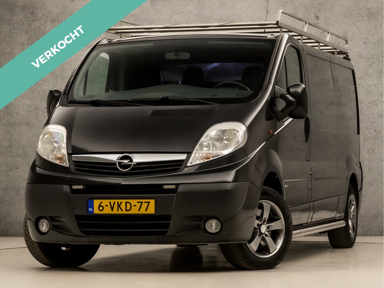 Opel Vivaro - 2.0 CDTI L2H1 (YOUNGTIMER, NAVIGATIE, AIRCO, IMPERIAAL, 3 ZITPLAATSEN, CRUISE, PARKEERSENS - AutoWereld.nl